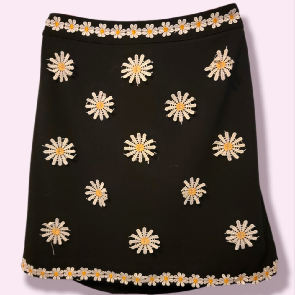 Black a line skirt with embroider 3D daisies